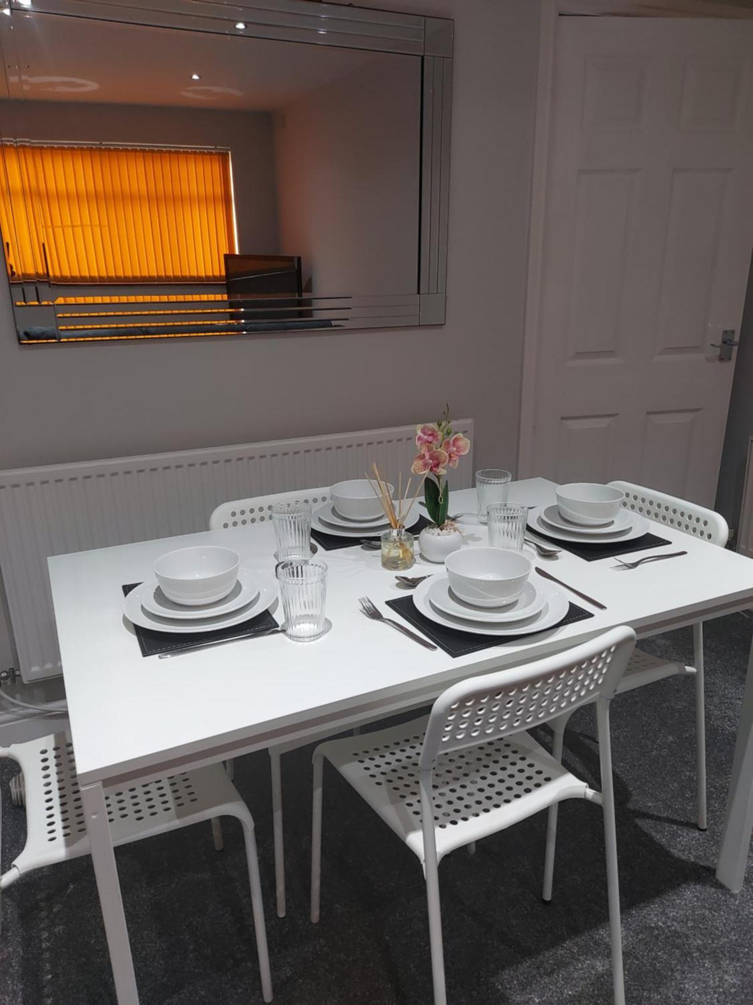Hilltop Place Suites Near Doncaster Racecourse ภายนอก รูปภาพ